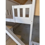 Łóżko piętrowe z miejscem do zabawy