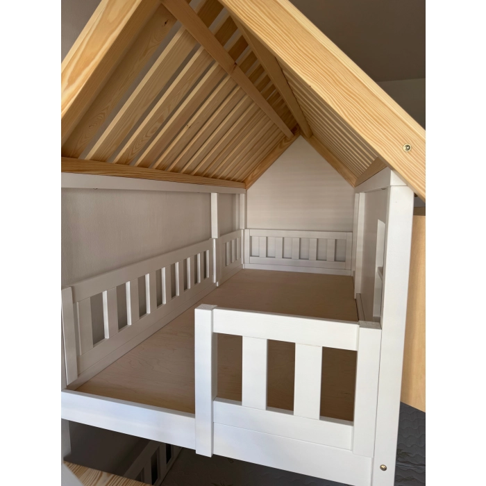 Łóżko piętrowe ze schodami