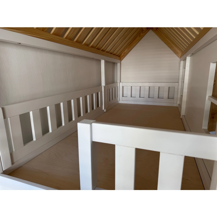 Łóżko piętrowe domek z miejscem do zabawy