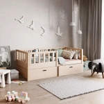 Łóżeczko dziecięce z barierkami i dużymi szufladami