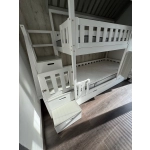 Solidne łóżko piętrowe ze schodami Katowice wykonane z naturalnego drewna