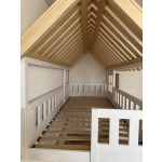 Funkcjonalne łóżko piętrowe z dachem do pokoju rodzeństwa