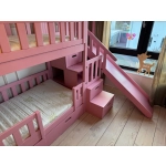 Solidne łóżko piętrowe ze schodami i ślizgawką dla rodzeństwa