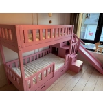 Łóżko piętrowe ze schodami i ślizgawką