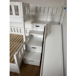 schody w łóżku pietrowym