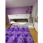 Łóżko piętrowe białe ze schodami i zabezpieczeniem górnego poziomu