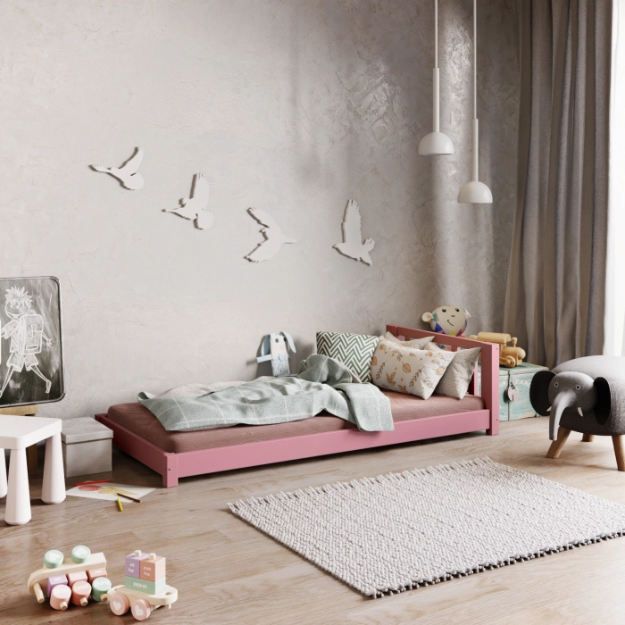 różowe łóżeczko dla dziewczynki montesorri