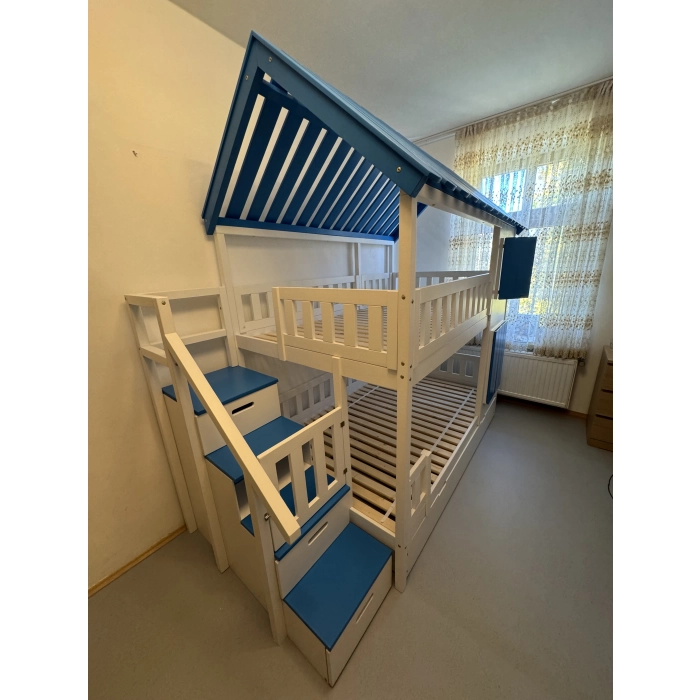 Łóżko piętrowe domek