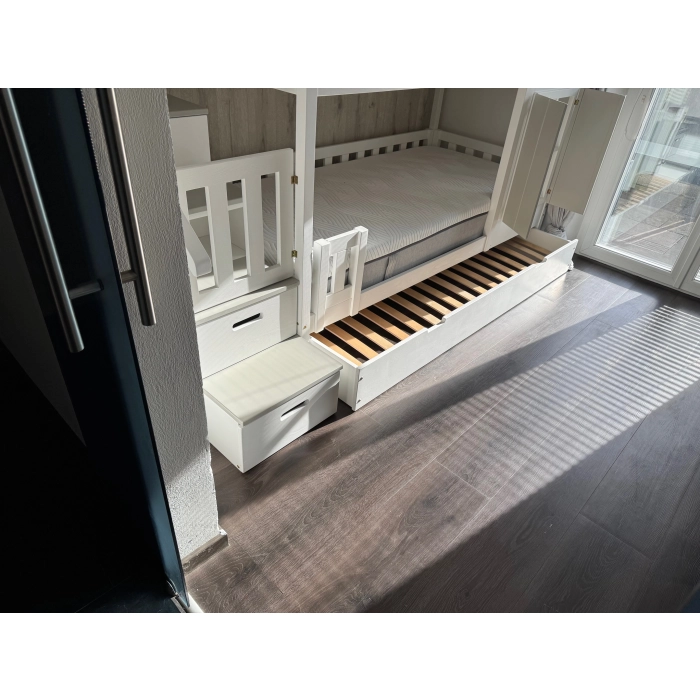 Łóżko piętrowe ze schodami Katowice – meble dziecięce z drewna