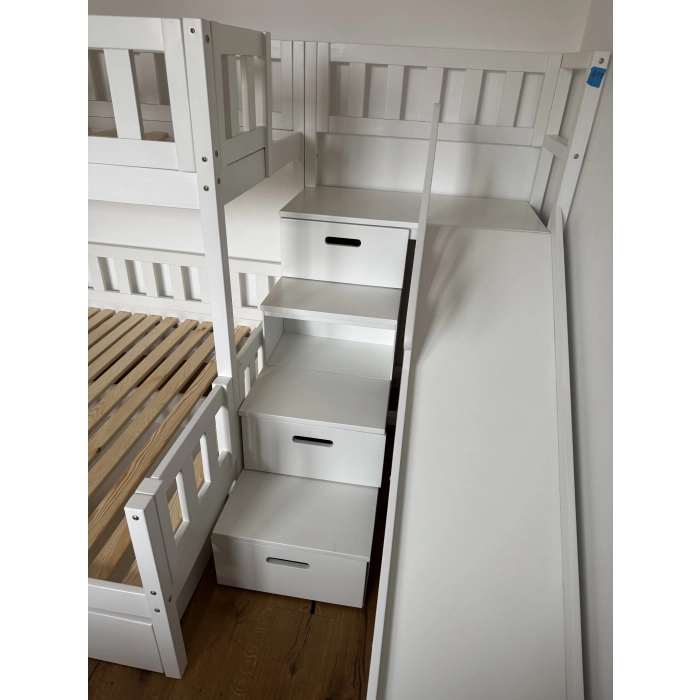 schody w łóżku pietrowym