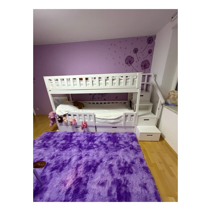 Łóżko piętrowe białe ze schodami i zabezpieczeniem górnego poziomu