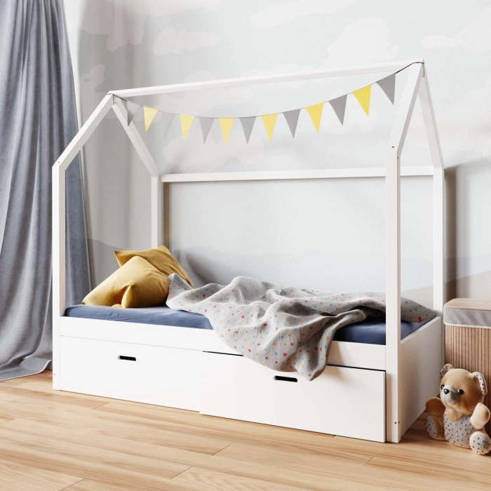 białe łóżeczko domek z szufladami bez barierek